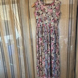 Kiana patterned dress size medium EUC